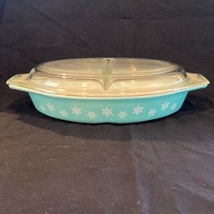 Vintage Pyrex Turquoise Blue Snowflake Divided Dish with Lid
